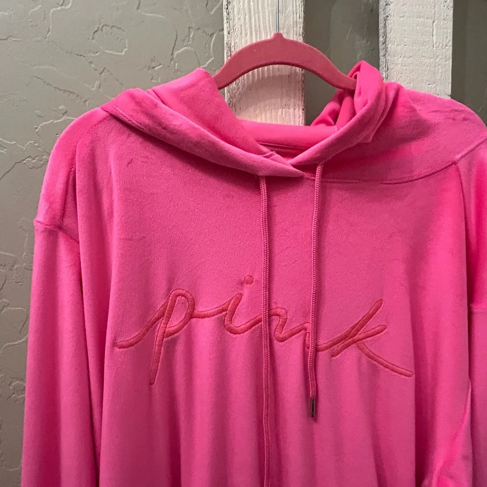 PINK Victoria's Secret Fuchsia Hoodie - Picture 4 of 7